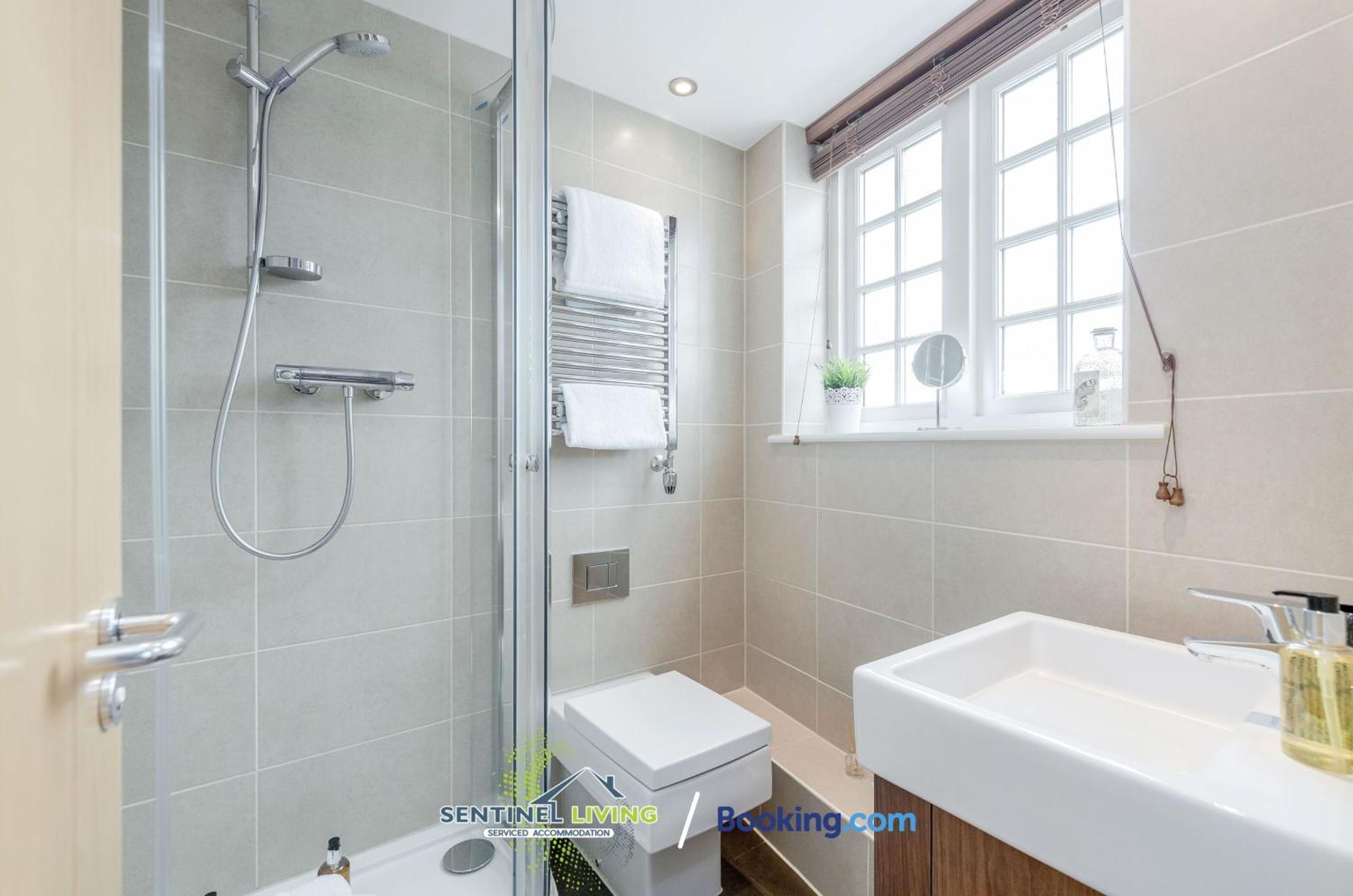 Windsor Flat 2 Bed By Sentinel Living With Free Wifi And Parkingアパートメント エクステリア 写真
